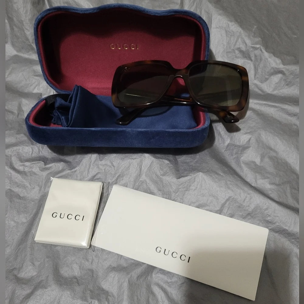 Gucci Oversized Tortoiseshell Square Sunglasses